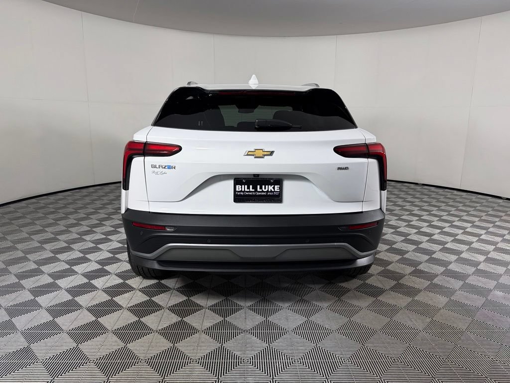 Used 2024 Chevrolet Blazer EV LT AWD/4WD image 9