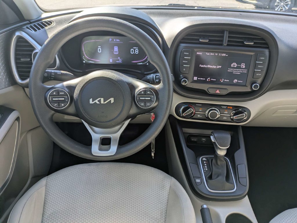 Used 2023 Kia Soul LX FWD image 16