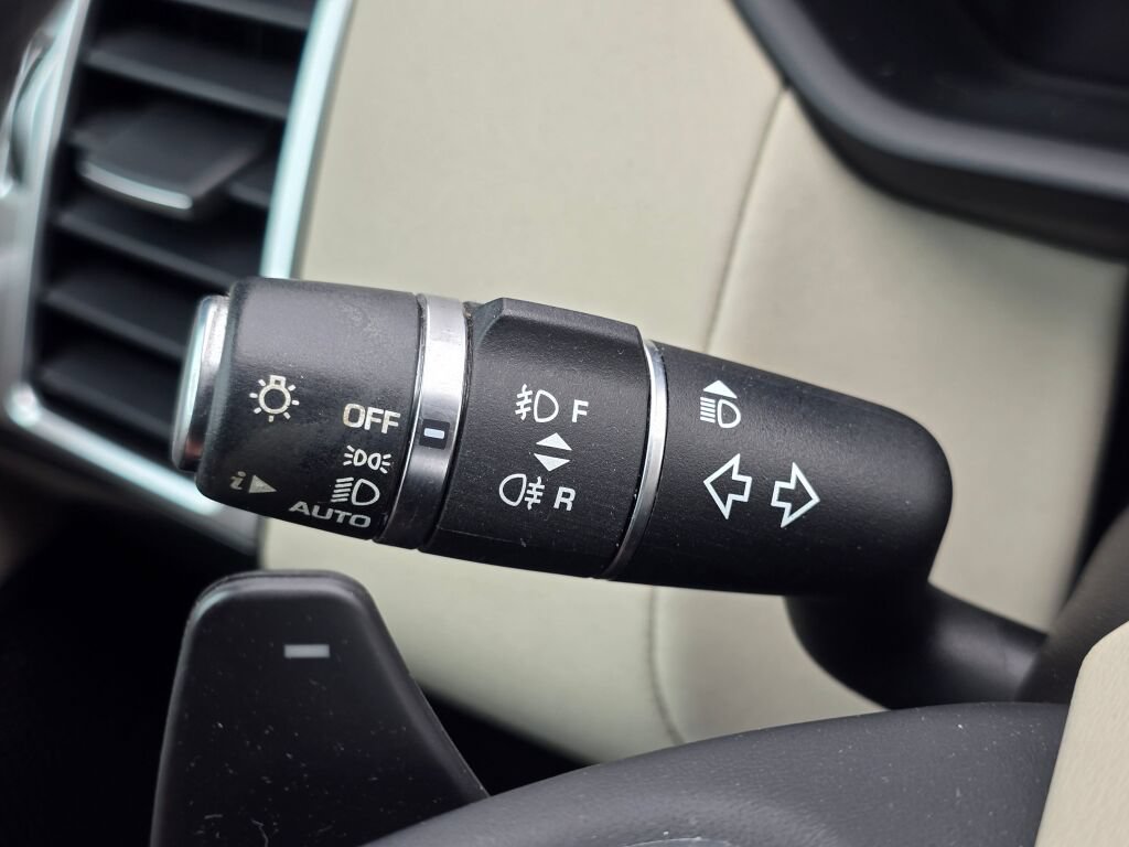 Used 2018 Land Rover Discovery HSE AWD/4WD image 26