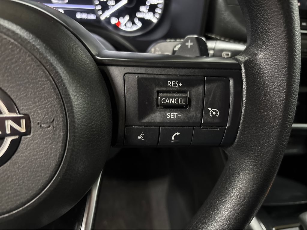 Used 2023 Nissan Rogue S AWD/4WD image 27