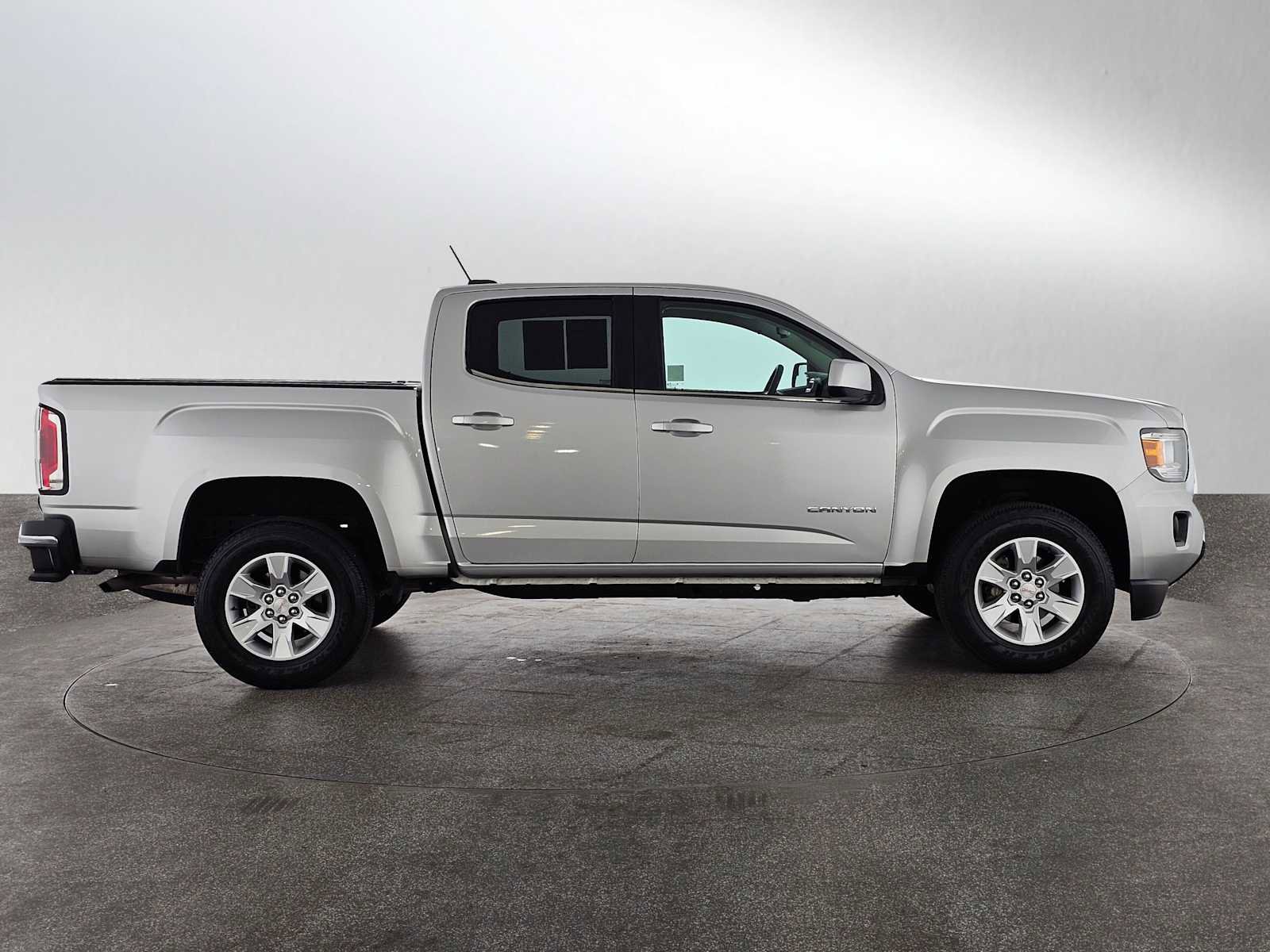 Used 2016 GMC Canyon SLE w/ Trailering Package image 2