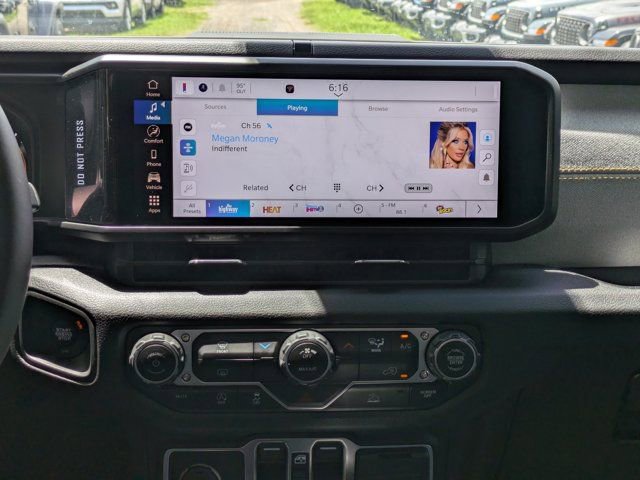 New 2025 Jeep Gladiator Sport image 16