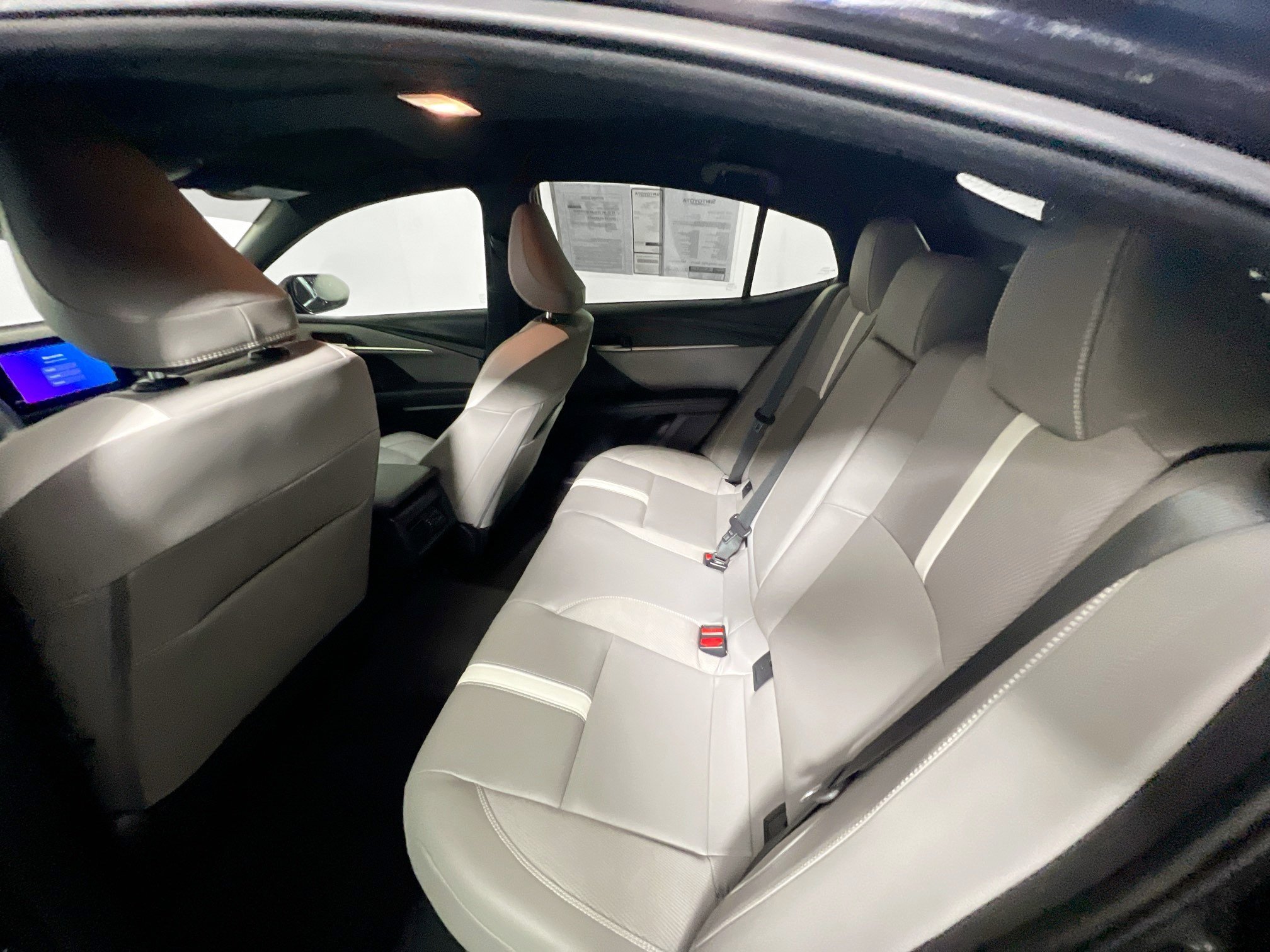 Used 2025 Toyota Camry SE w/ Convenience Package FWD image 28
