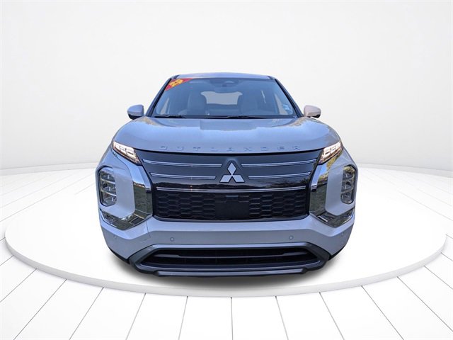 New 2025 Mitsubishi Outlander SE image 9