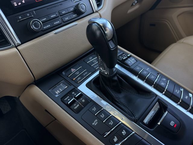 Used 2018 Porsche Macan S w/ Premium Package Plus image 18