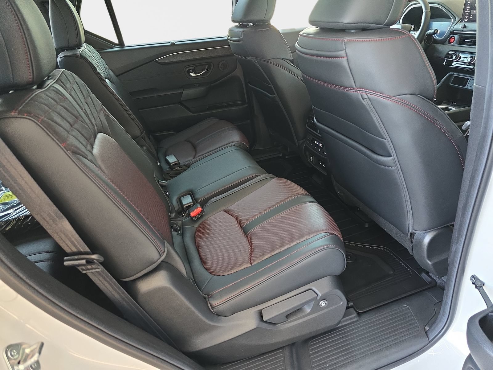New 2026 Honda Pilot Black Edition image 11