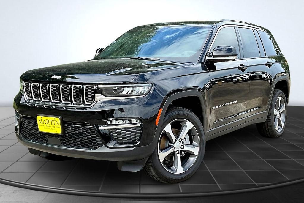 New 2025 Jeep Grand Cherokee Limited w/ Trailer Tow Package image 2