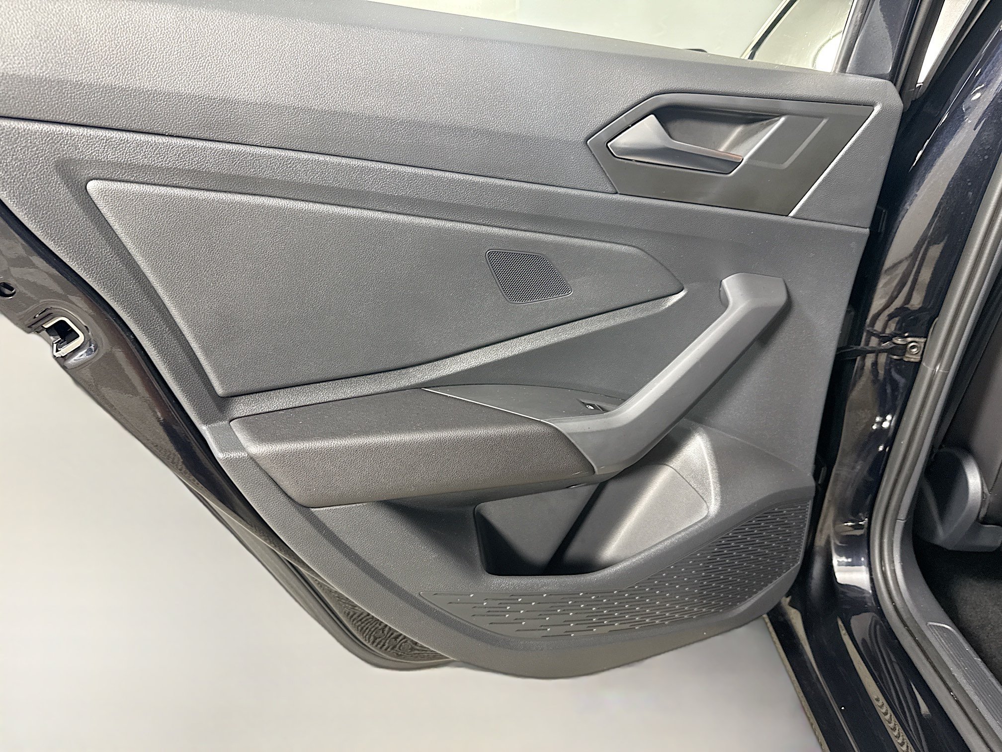 Used 2023 Volkswagen Jetta SE w/ Panoramic Sunroof Package FWD image 26