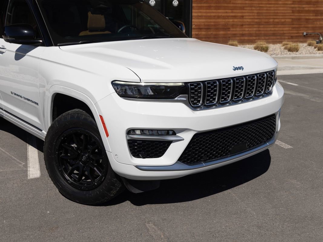 Used 2022 Jeep Grand Cherokee Summit image 7