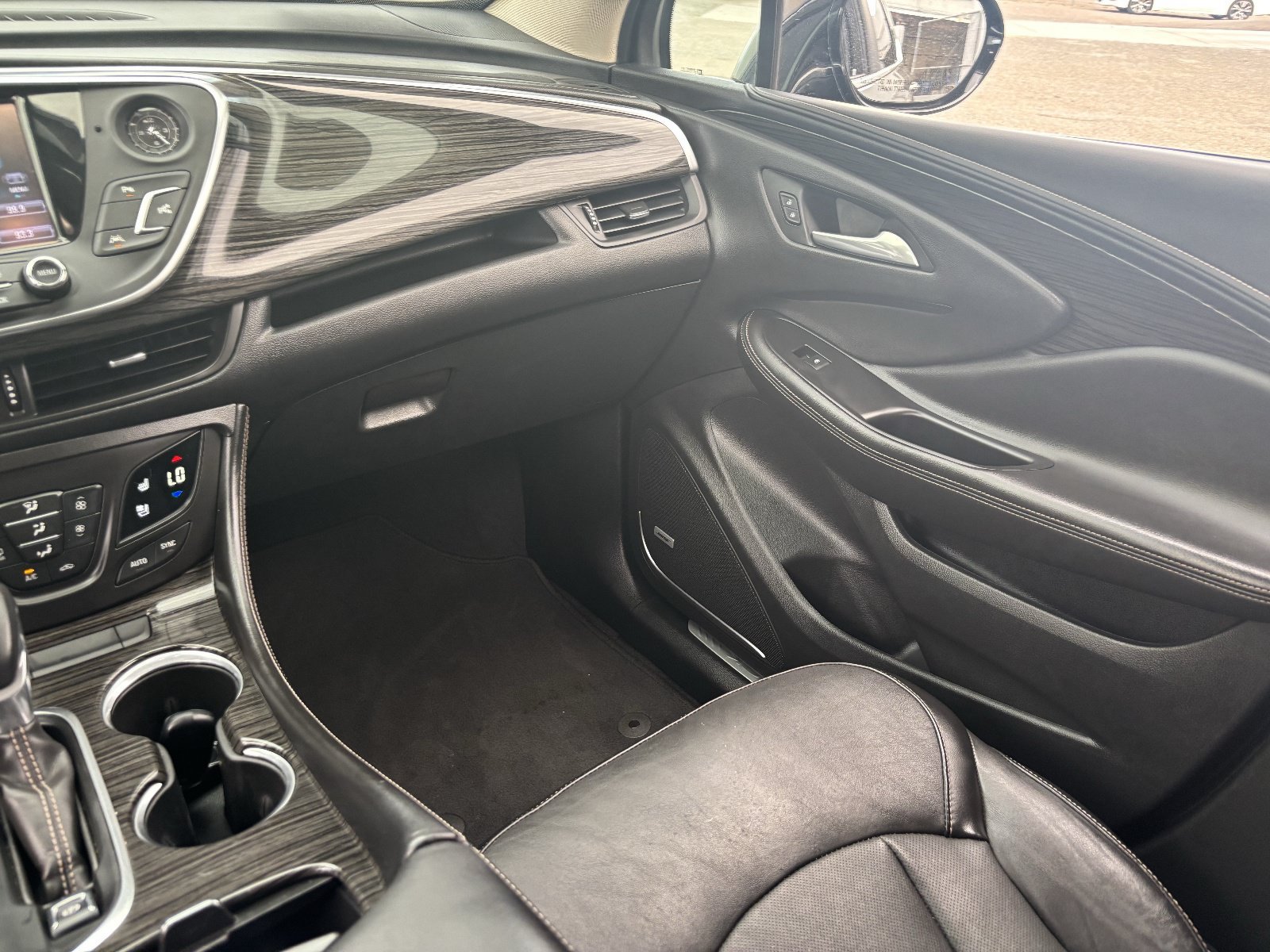 Used 2018 Buick Envision Premium AWD/4WD image 17