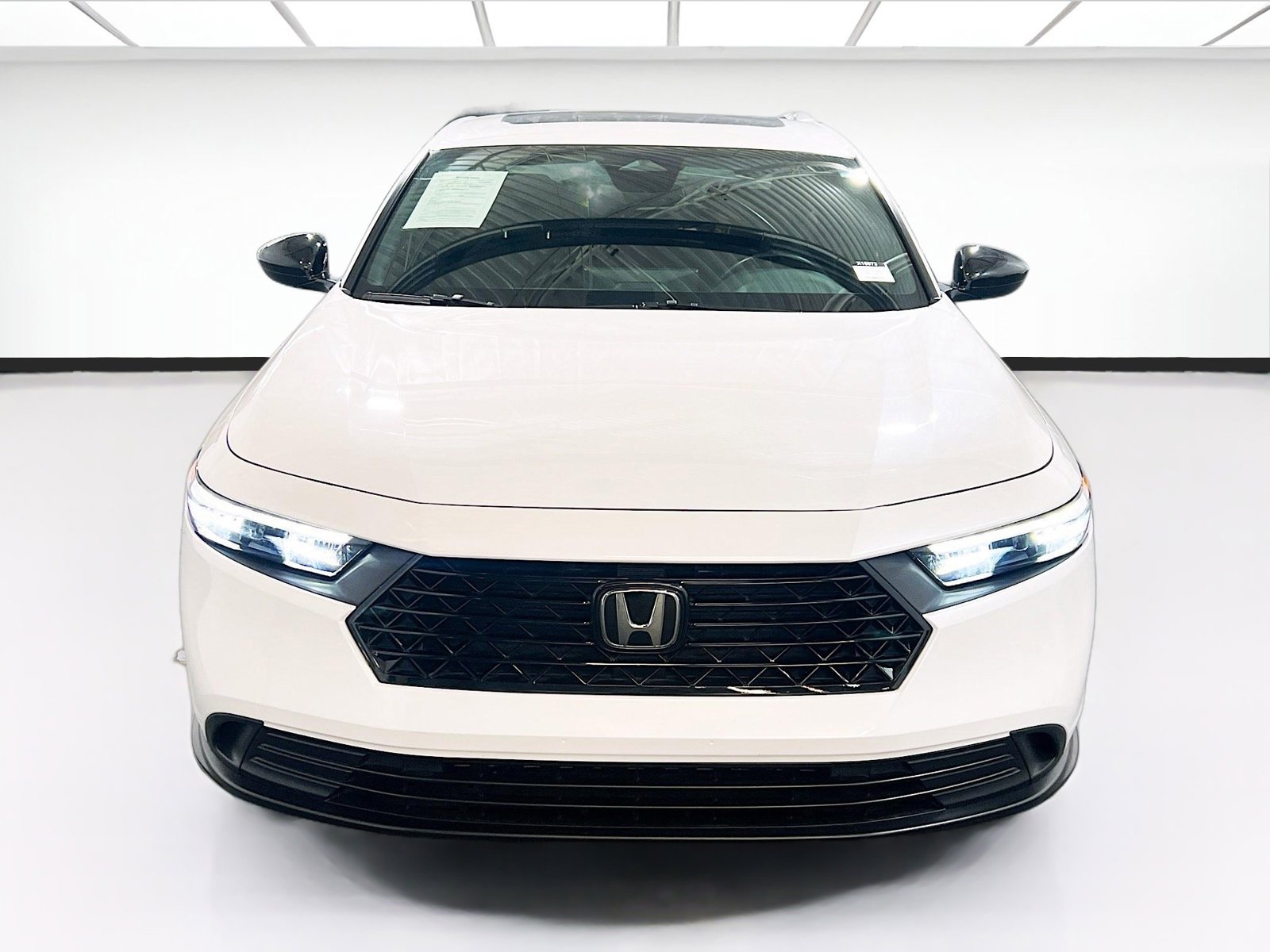 Used 2024 Honda Accord Sport image 2