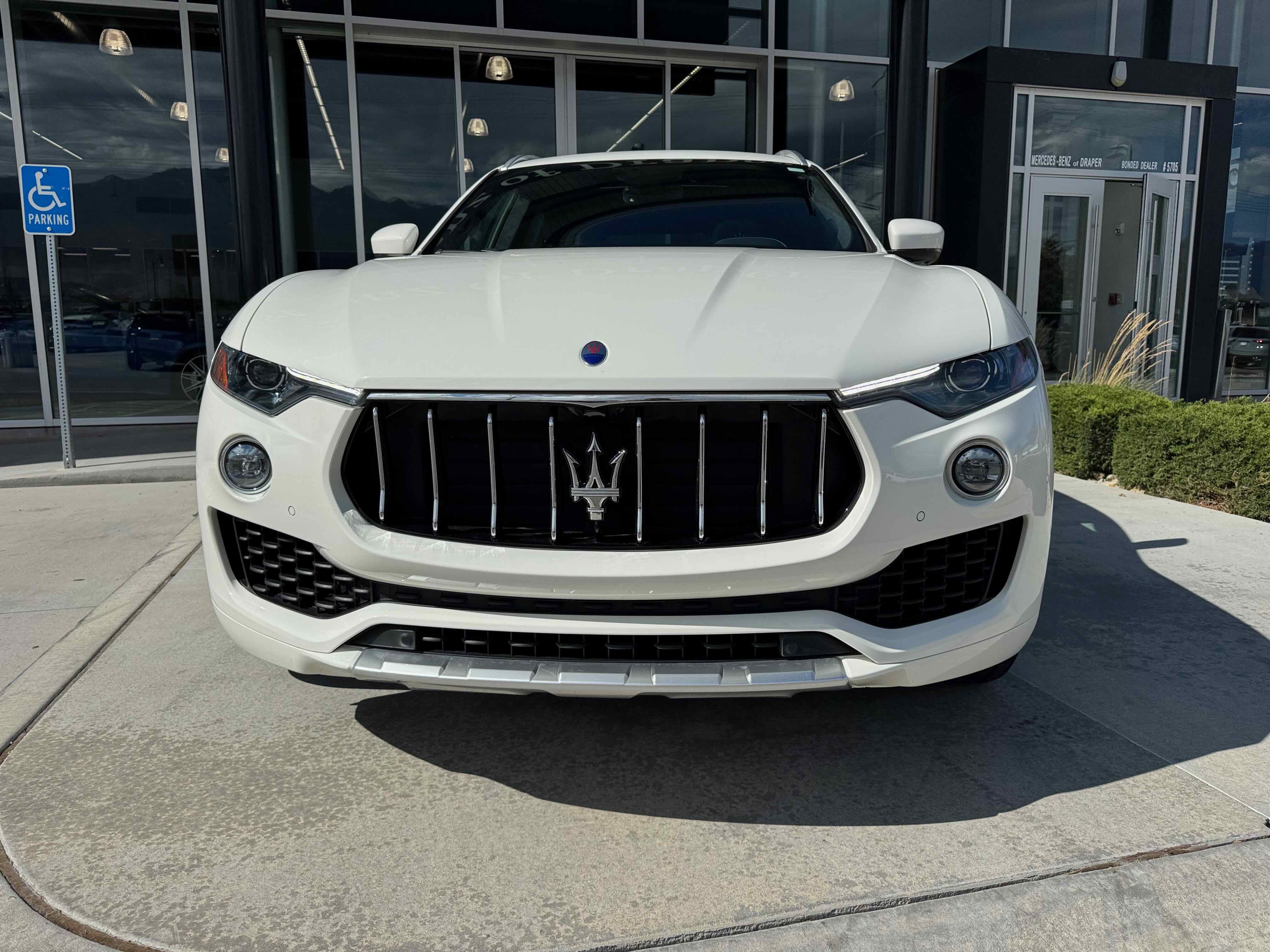 Used 2018 Maserati Levante GranLusso image 11