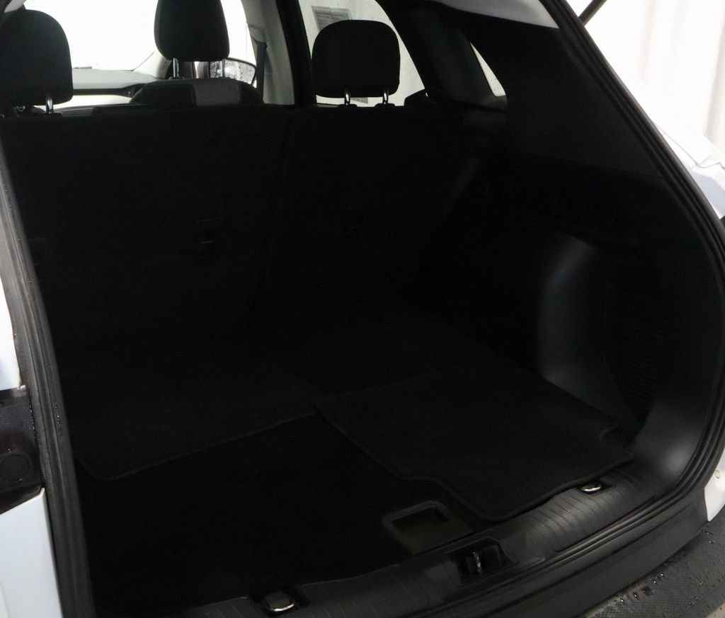 Used 2022 Ford Escape SE w/ Cold Weather Package image 12