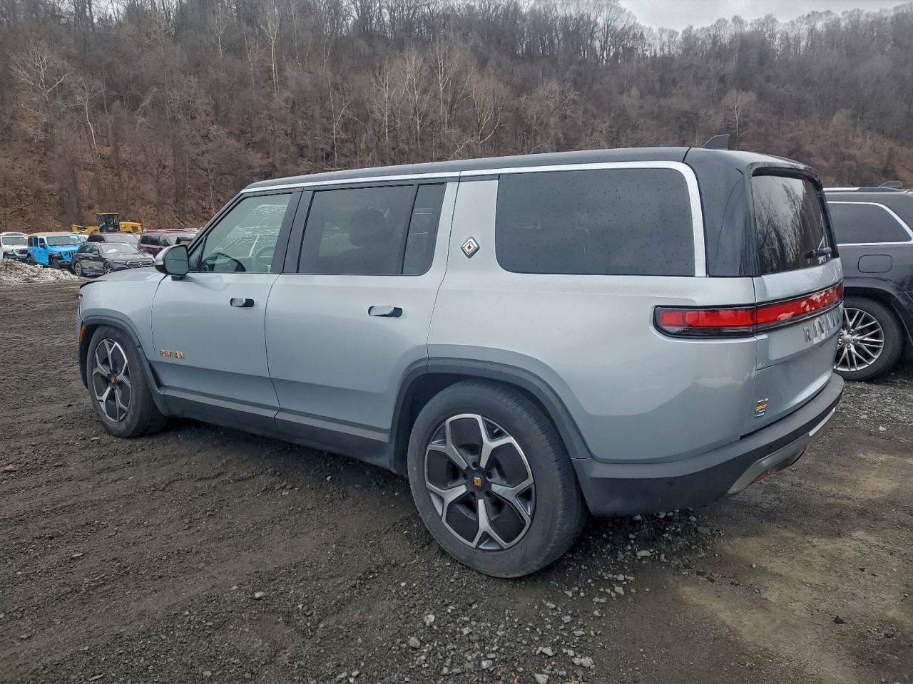 Used 2023 Rivian R1S Adventure AWD/4WD image 3