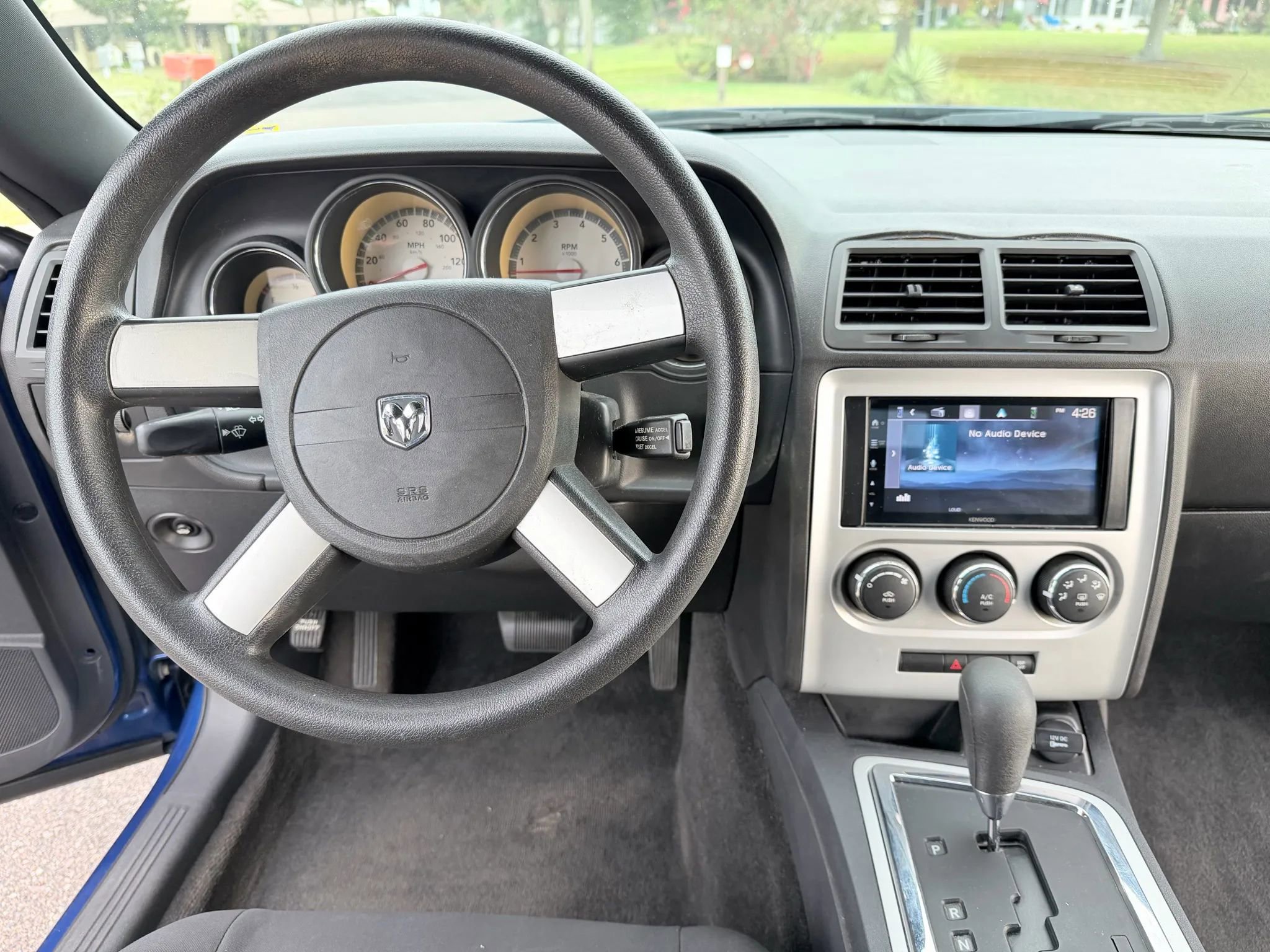 Used 2010 Dodge Challenger SE image 9