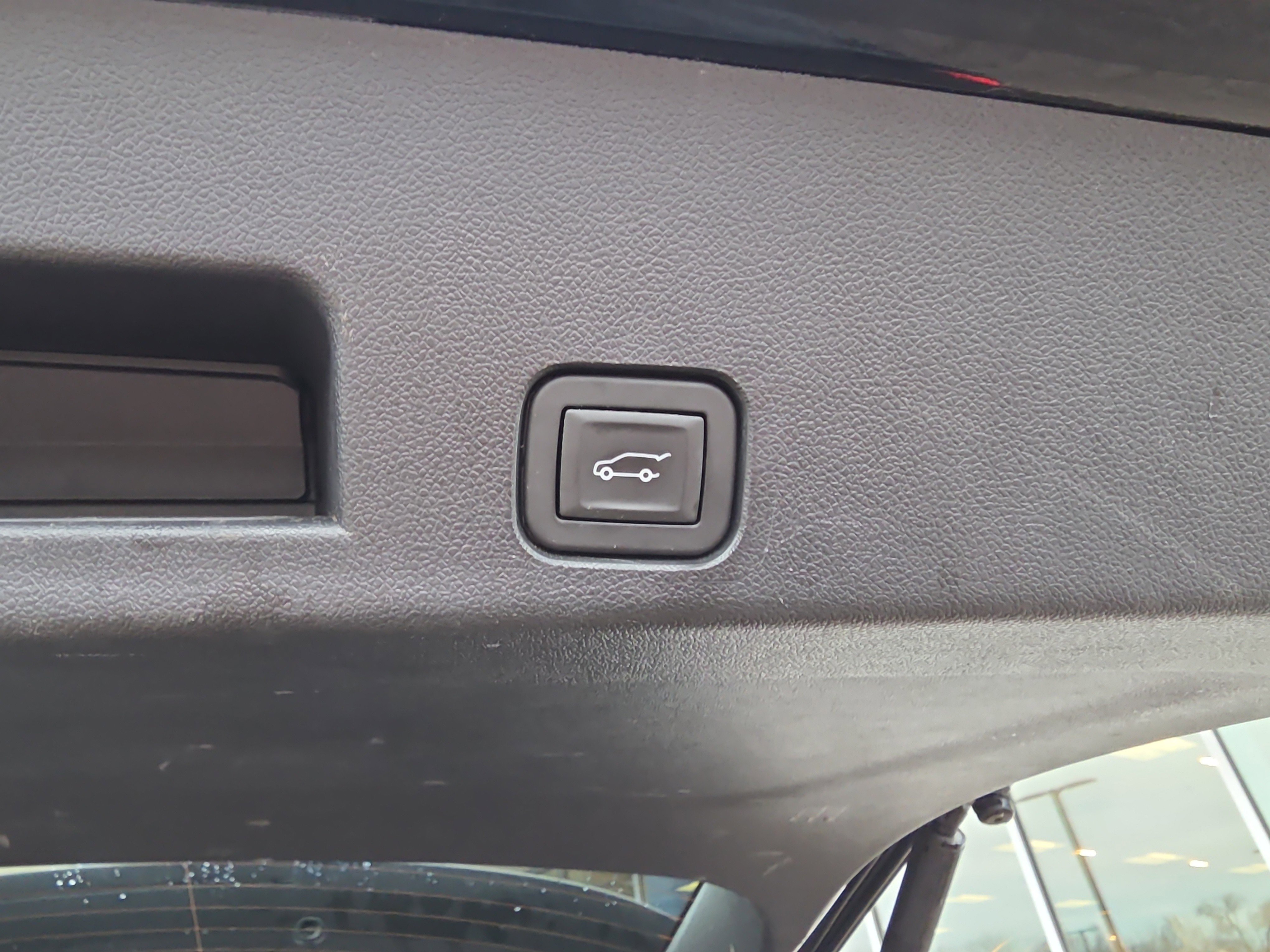 Used 2025 GMC Acadia Elevation image 42