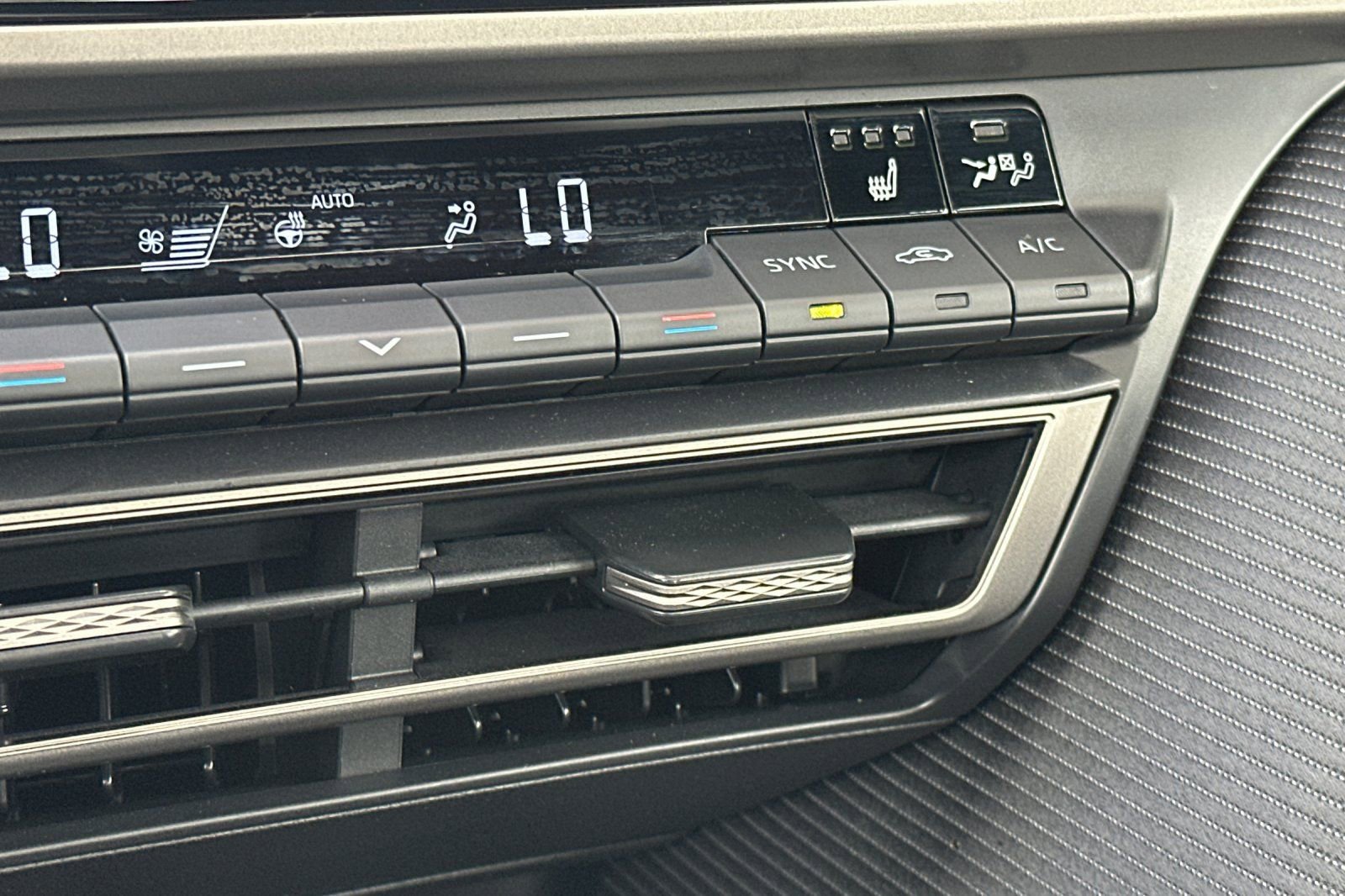 Certified 2026 Toyota Camry SE w/ Multimedia Upgrade Package FWD image 30