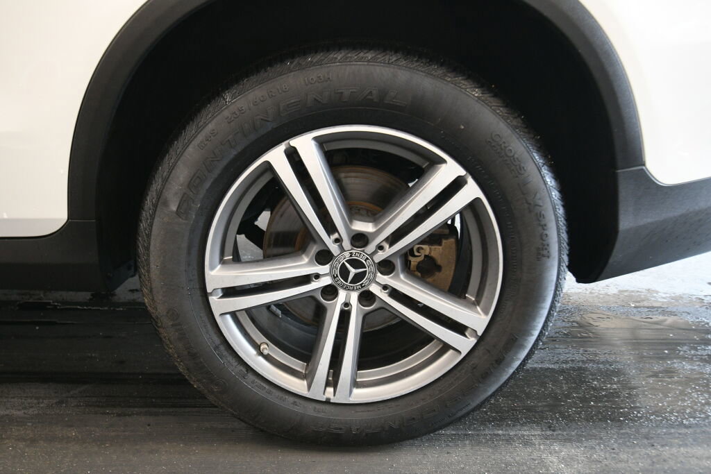 Used 2020 Mercedes-Benz GLC 300 4MATIC image 34