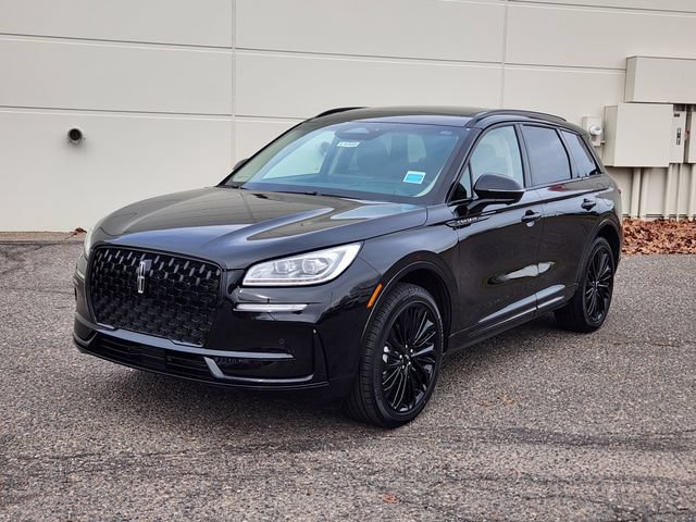 New 2025 Lincoln Corsair Reserve w/ Equipment Group 202A AWD/4WD image 3