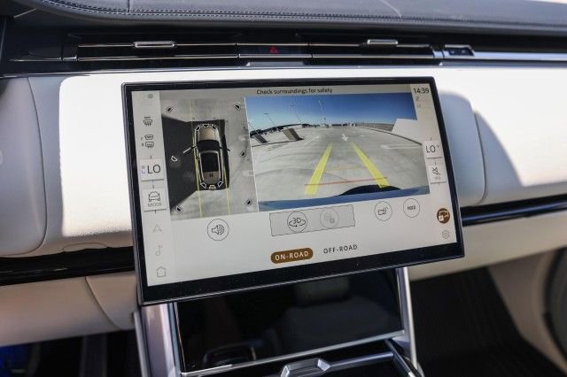 New 2025 Land Rover Range Rover SE image 25