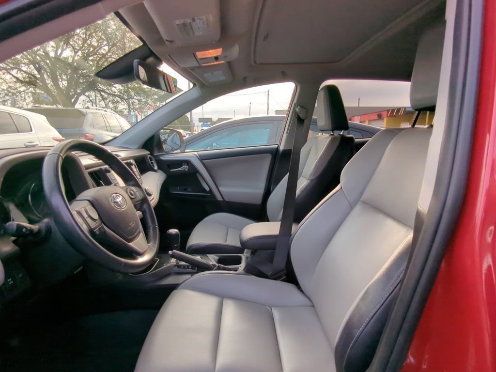 Used 2016 Toyota RAV4 Limited AWD/4WD image 6