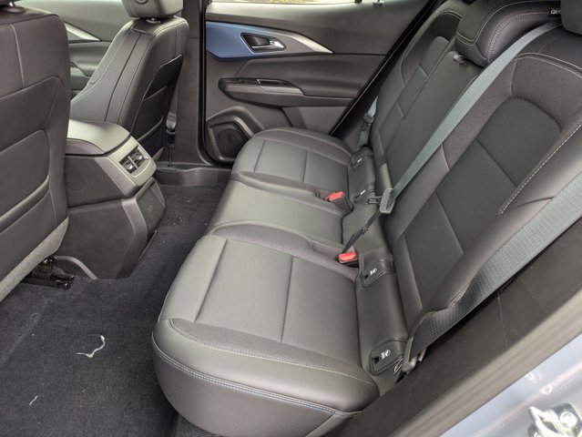 New 2025 Chevrolet Equinox EV LT w/ LPO, Blackout Package image 18