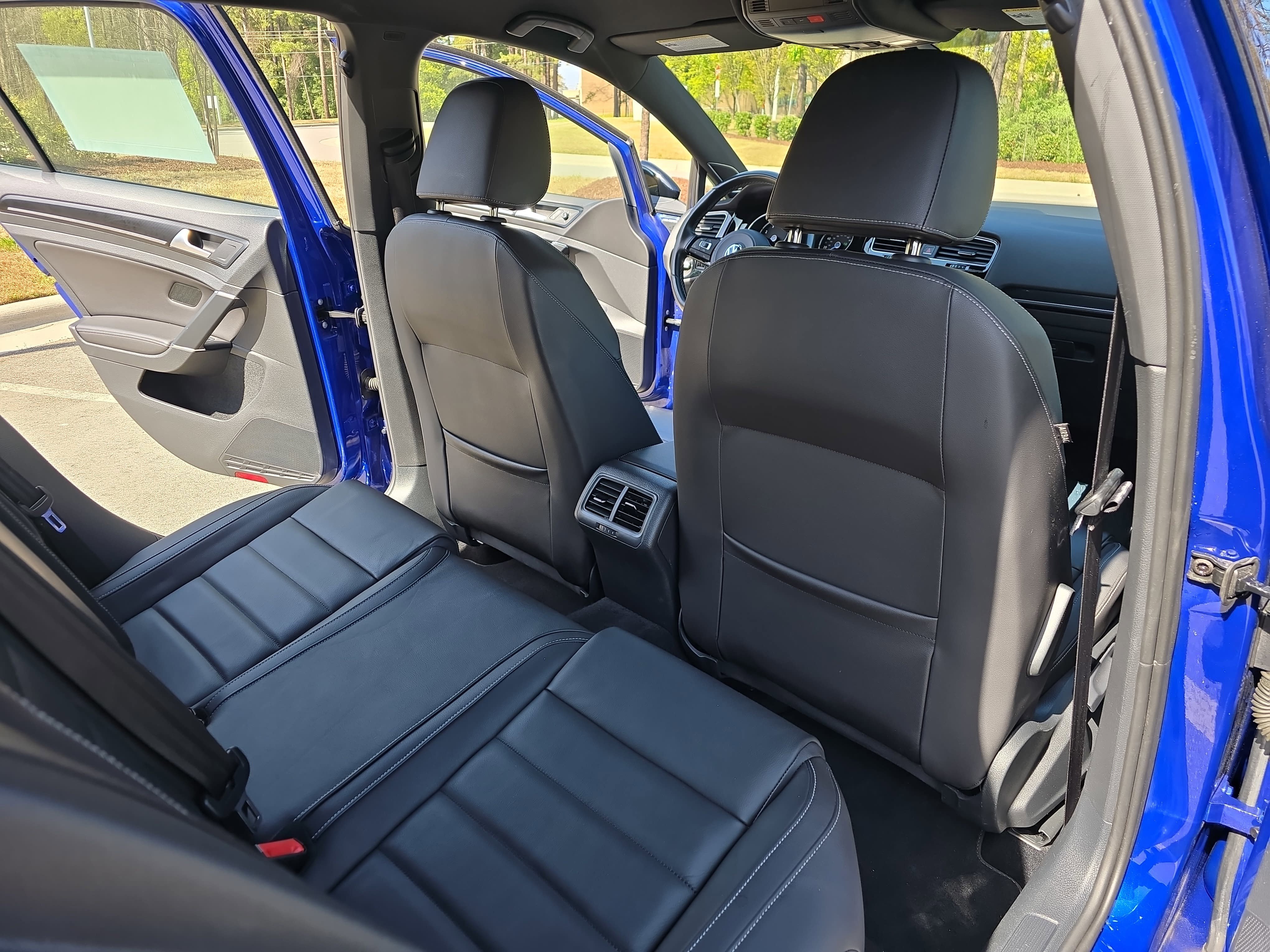 Used 2015 Volkswagen Golf R 4-Door AWD/4WD image 11