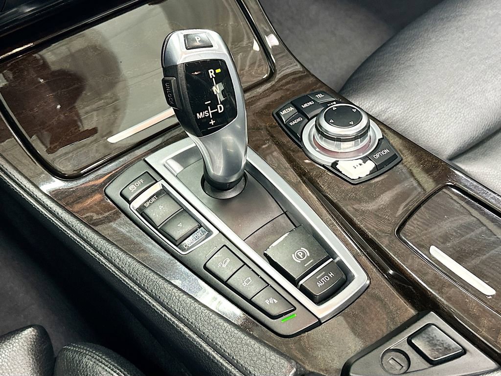 Used 2013 BMW 550i xDrive Sedan image 18