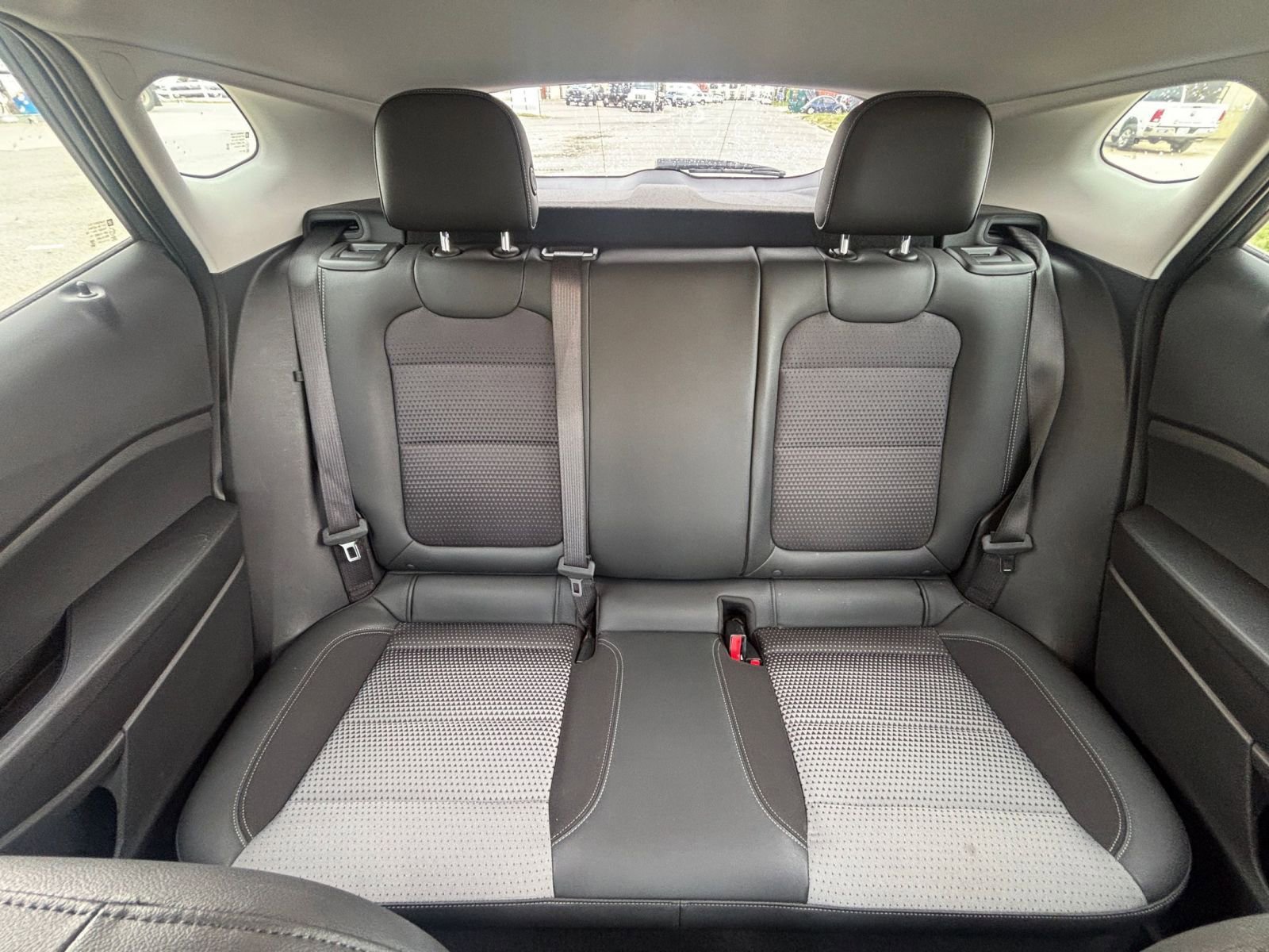 Used 2025 Chevrolet Trax LT image 39