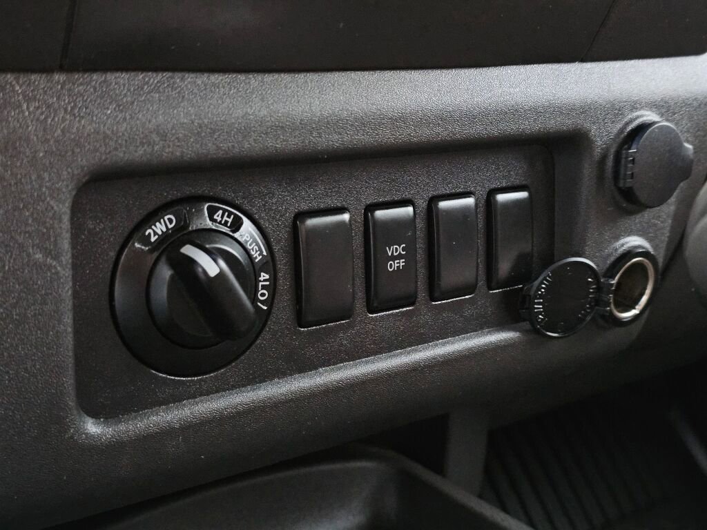 Used 2007 Nissan Xterra S w/ Side & Curtain Airbag Pkg image 22