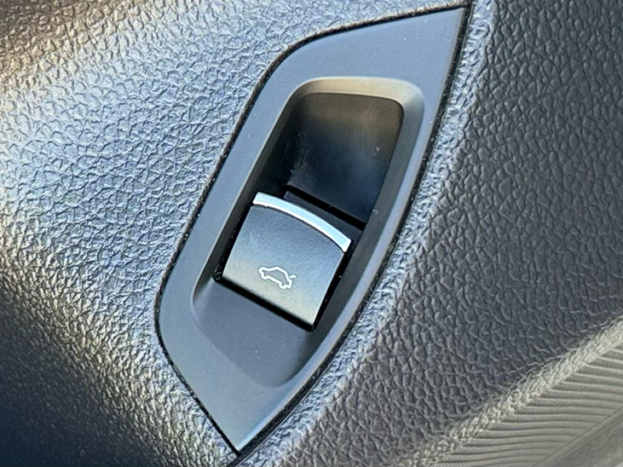 Used 2017 Volkswagen Passat 1.8T SE image 31