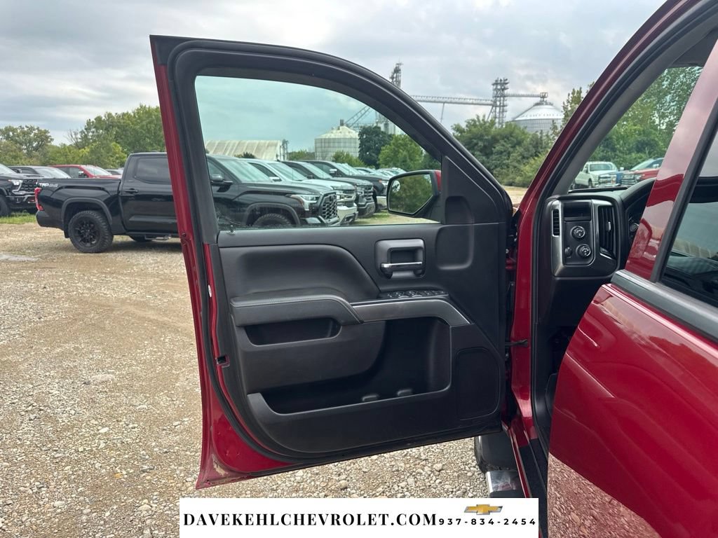 Used 2018 Chevrolet Silverado 1500 LT w/ All Star Edition AWD/4WD image 19