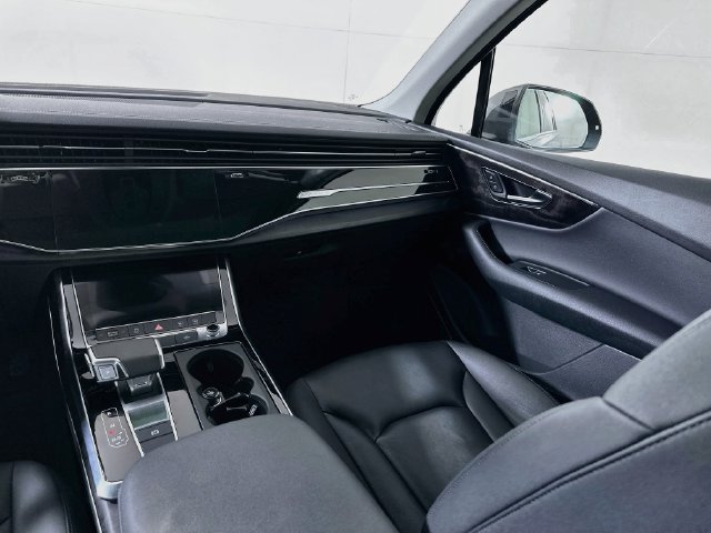 Used 2023 Audi Q7 3.0T Premium w/ Convenience Package AWD/4WD image 24