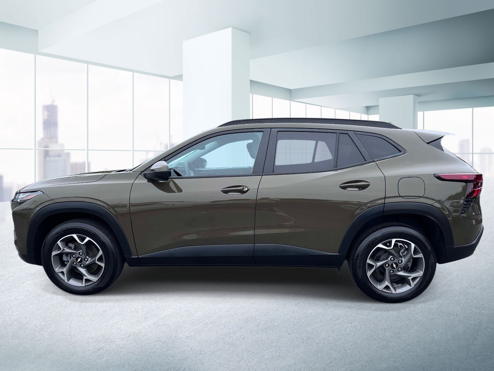 Used 2024 Chevrolet Trax LT FWD image 2