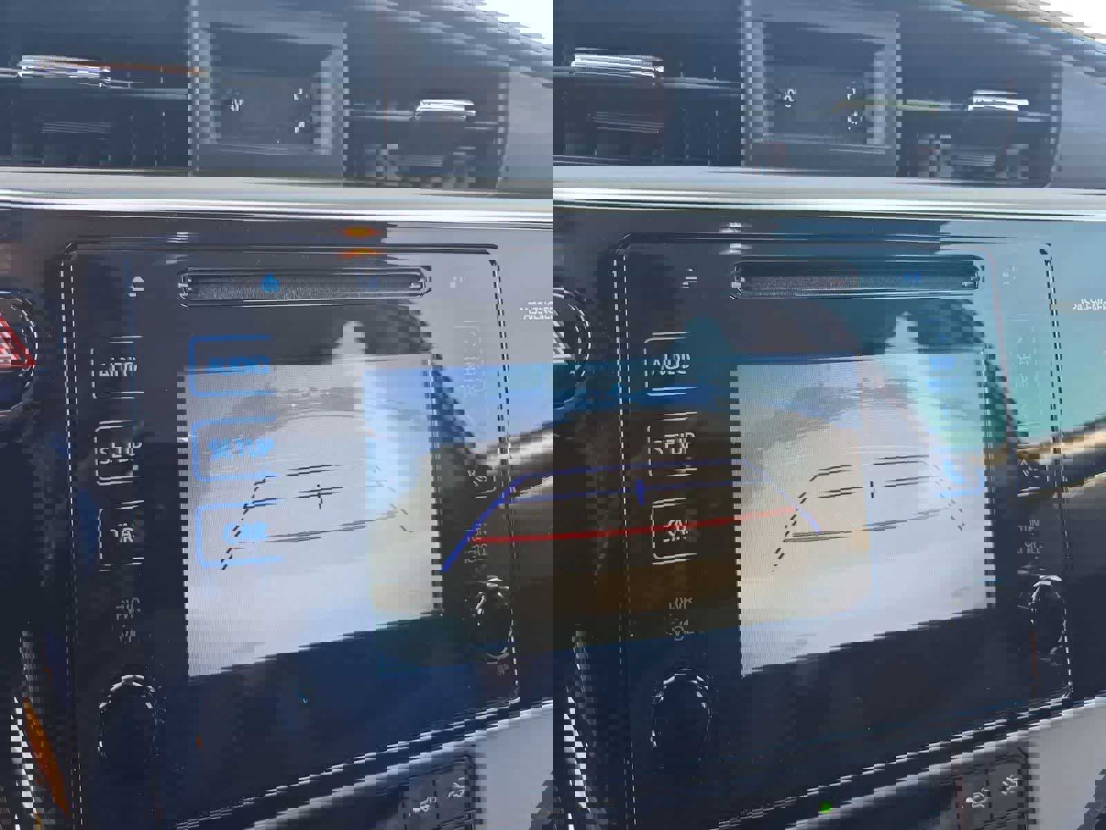 Used 2017 Toyota Corolla LE image 26