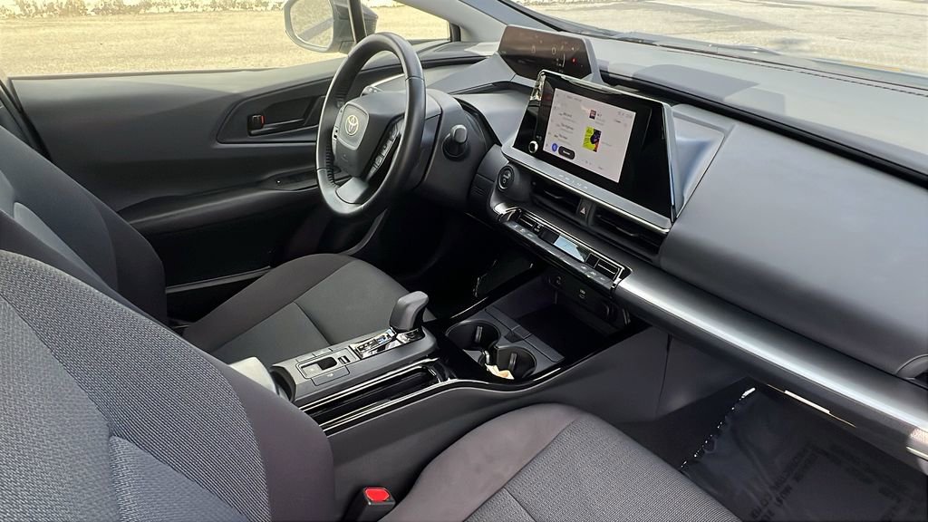 Used 2024 Toyota Prius LE image 11