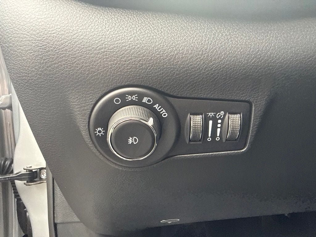 New 2026 Jeep Compass Limited AWD/4WD image 24