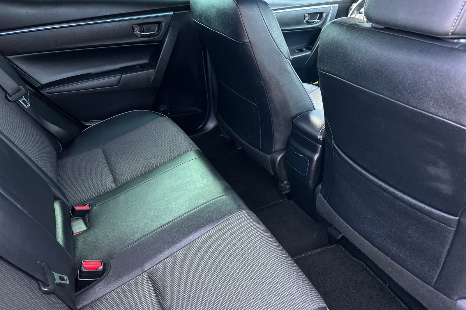 Used 2016 Toyota Corolla S image 17