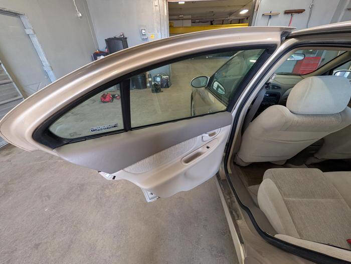 Used 2002 Oldsmobile Alero GL FWD image 23