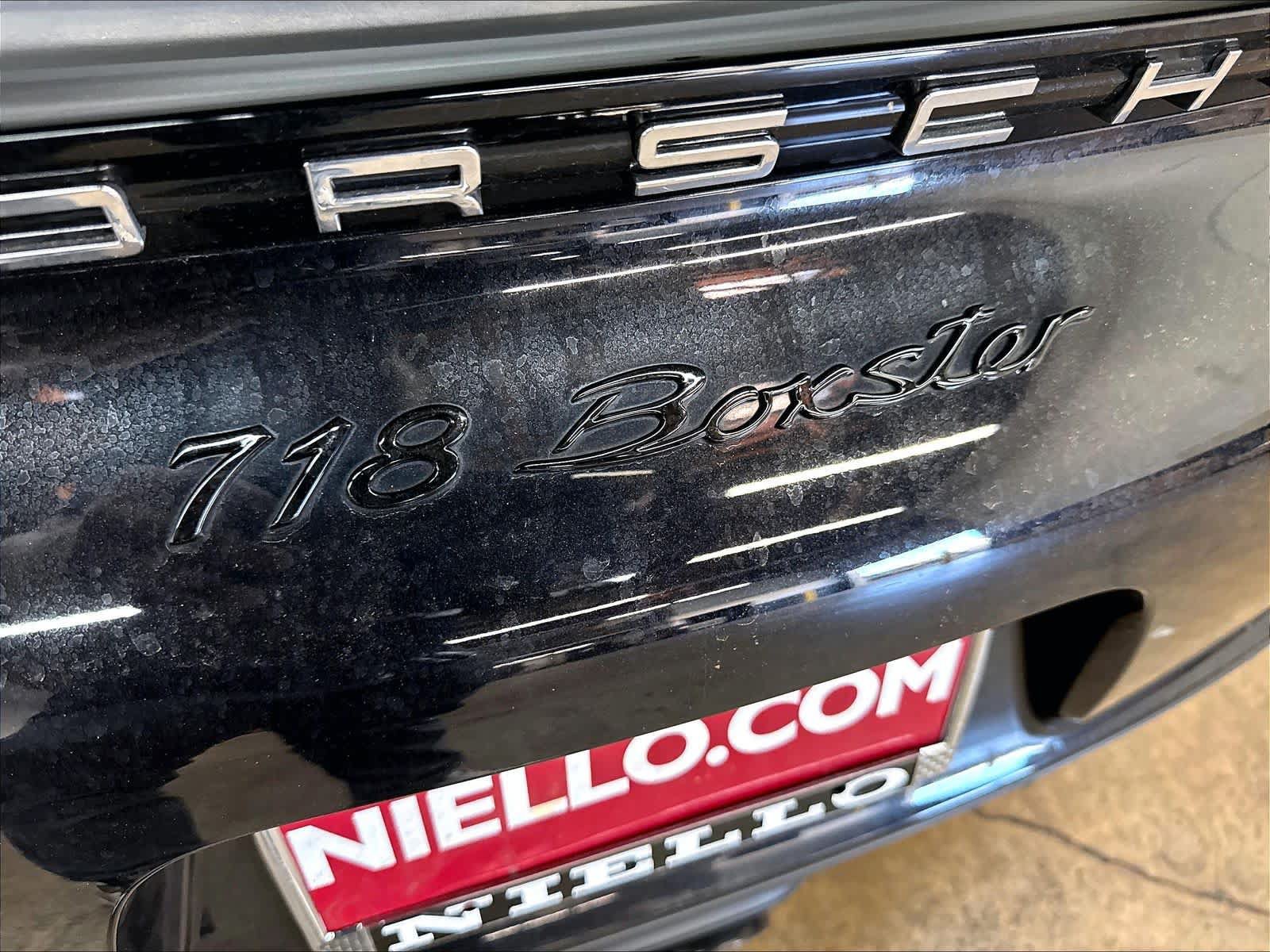 Used 2024 Porsche 718 Boxster RWD image 11