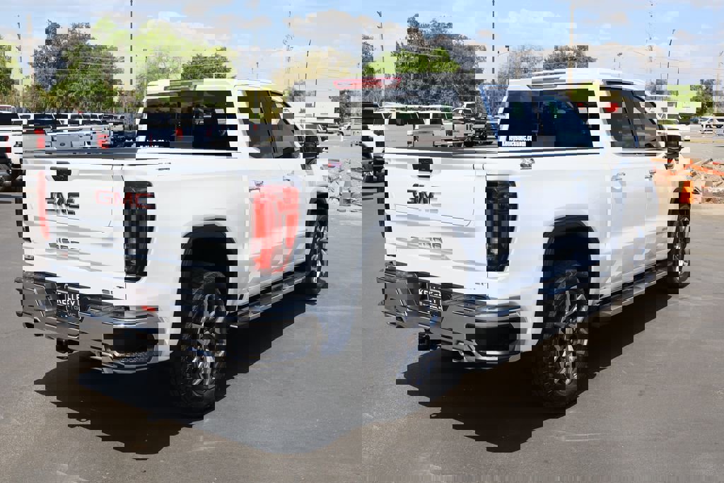 New 2026 GMC Sierra 1500 SLT w/ SLT Premium Package image 4