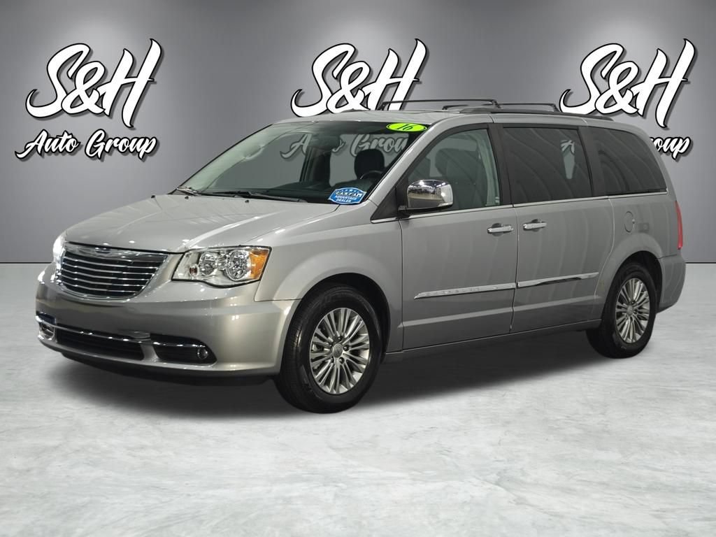 Used 2016 Chrysler Town & Country Touring-L FWD image 16