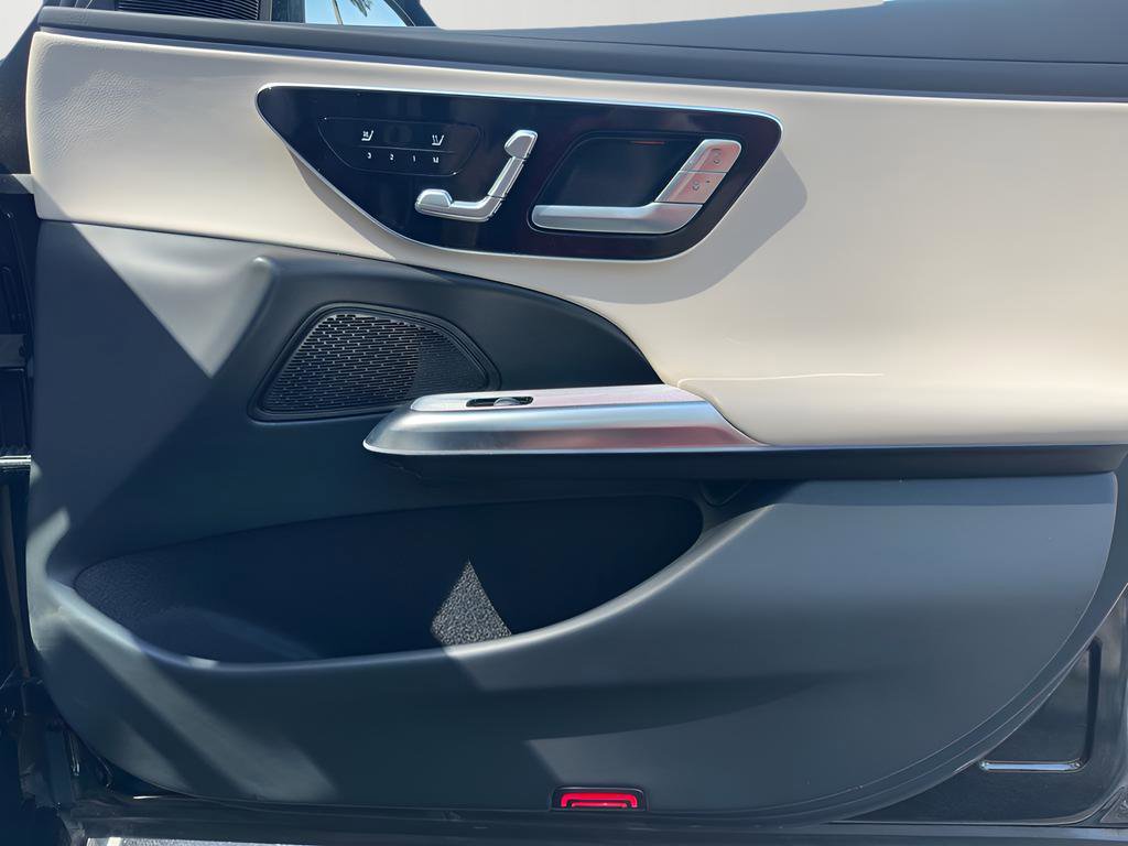 Used 2025 Mercedes-Benz E 350 4MATIC Sedan image 34