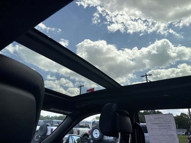 Used 2020 Jeep Grand Cherokee Overland AWD/4WD image 18