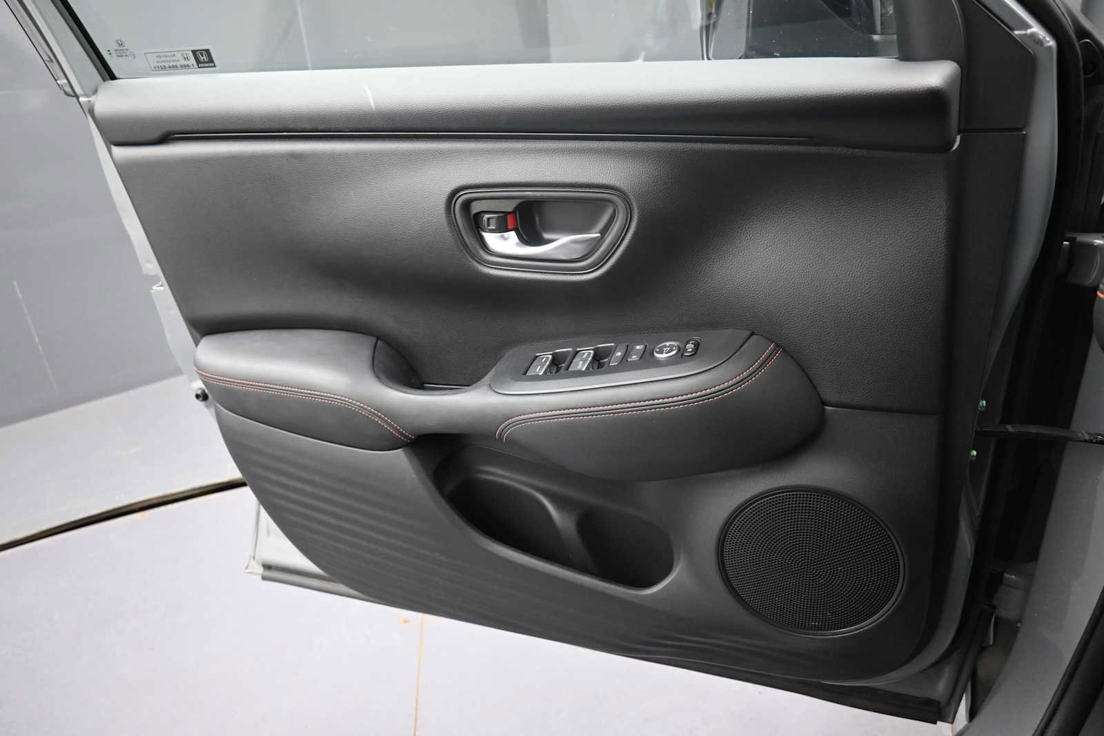Used 2025 Honda HR-V Sport image 11
