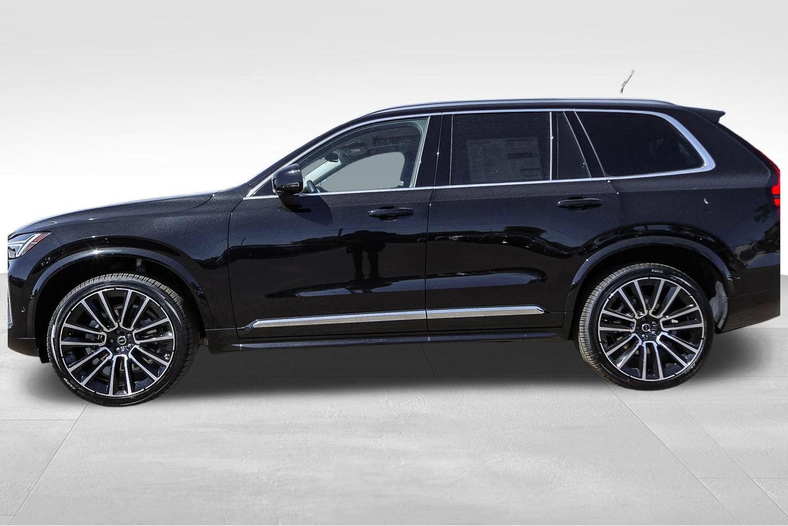 New 2026 Volvo XC90 B6 Plus w/ Protection Package AWD/4WD image 8