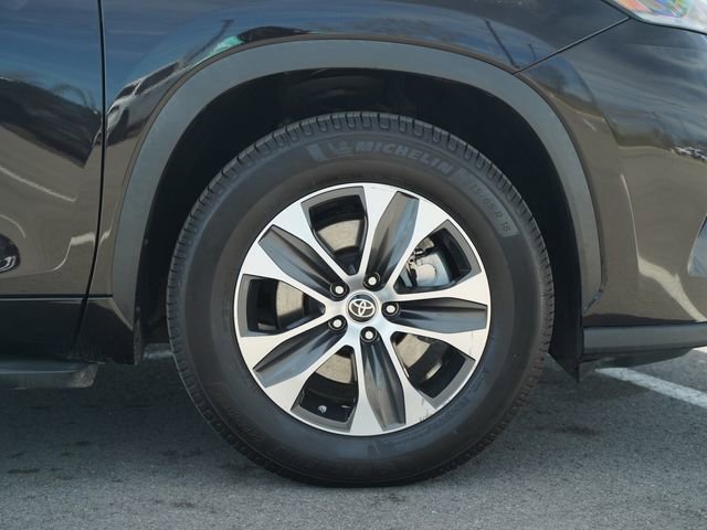 Used 2021 Toyota Highlander XLE image 42