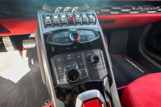 Used 2015 Lamborghini Huracan LP 610-4 AWD/4WD image 71