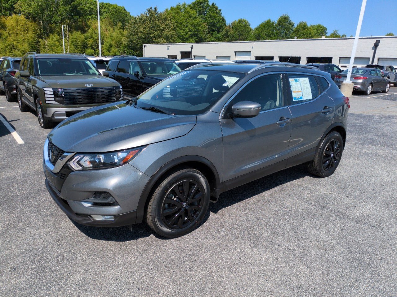 Used 2021 Nissan Rogue Sport SV AWD/4WD image 3