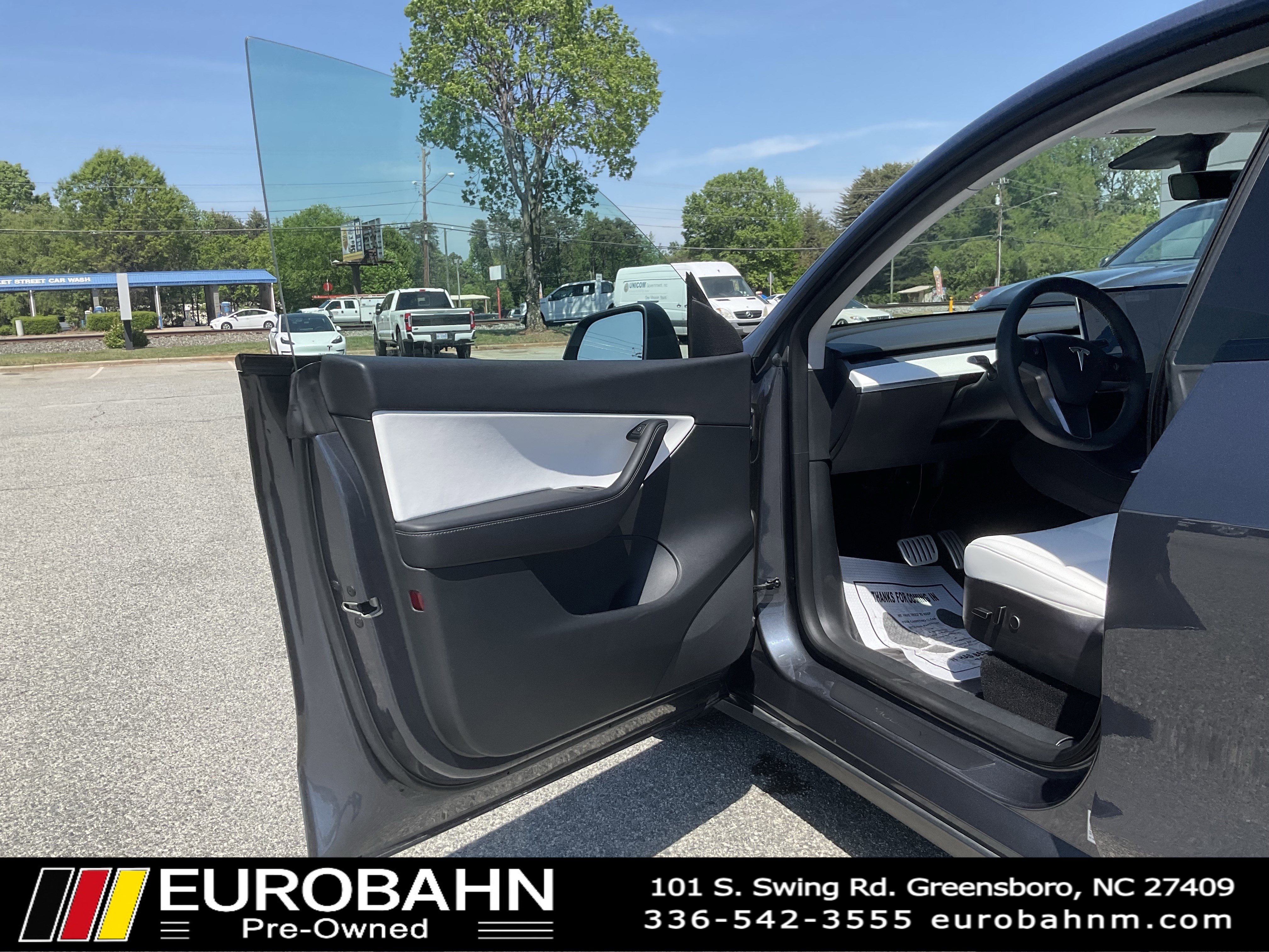 Used 2022 Tesla Model Y Performance image 9